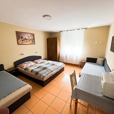 Apartman Taktik Veľký Meder Dış mekan fotoğraf