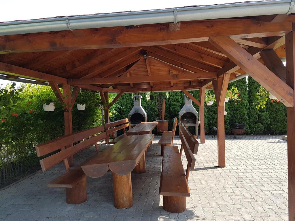 Apartman Taktik Veľký Meder Dış mekan fotoğraf