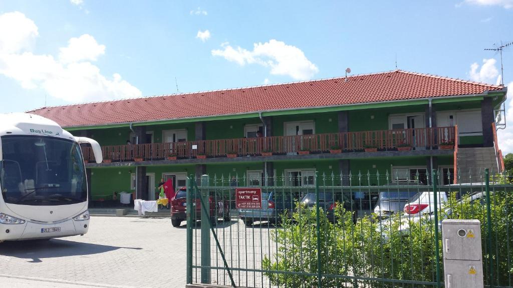 Apartman Taktik Veľký Meder Dış mekan fotoğraf
